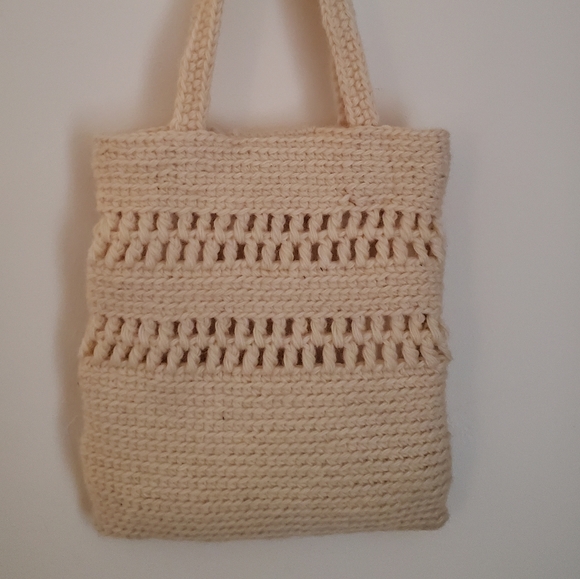 Cream Handcrafted Knit Wool Yarn Granny Bag - Picture 2 of 7